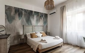 Aurelia 386 Vatican House
